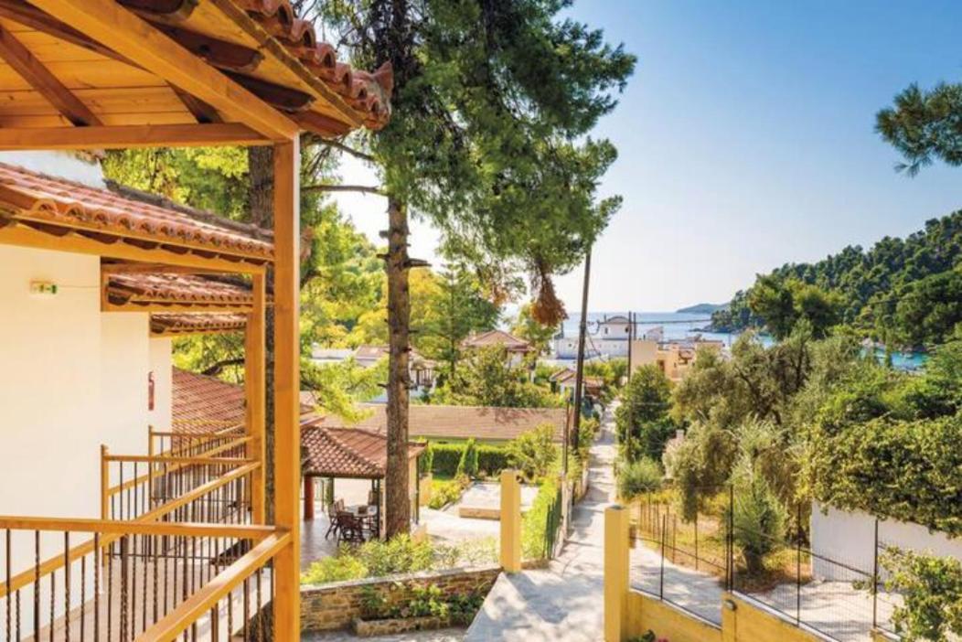 The Pine Trees Aparthotel Agnontas Exterior photo