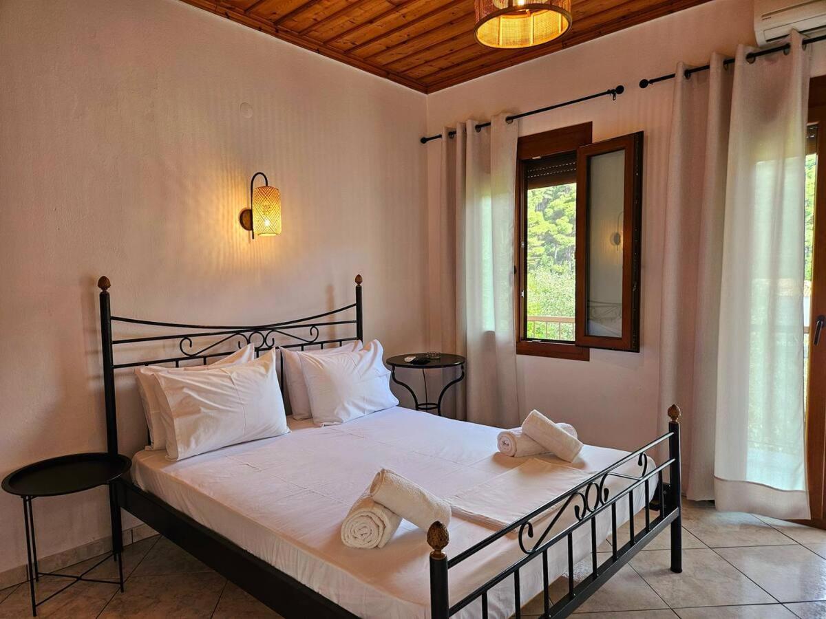 The Pine Trees Aparthotel Agnontas Exterior photo