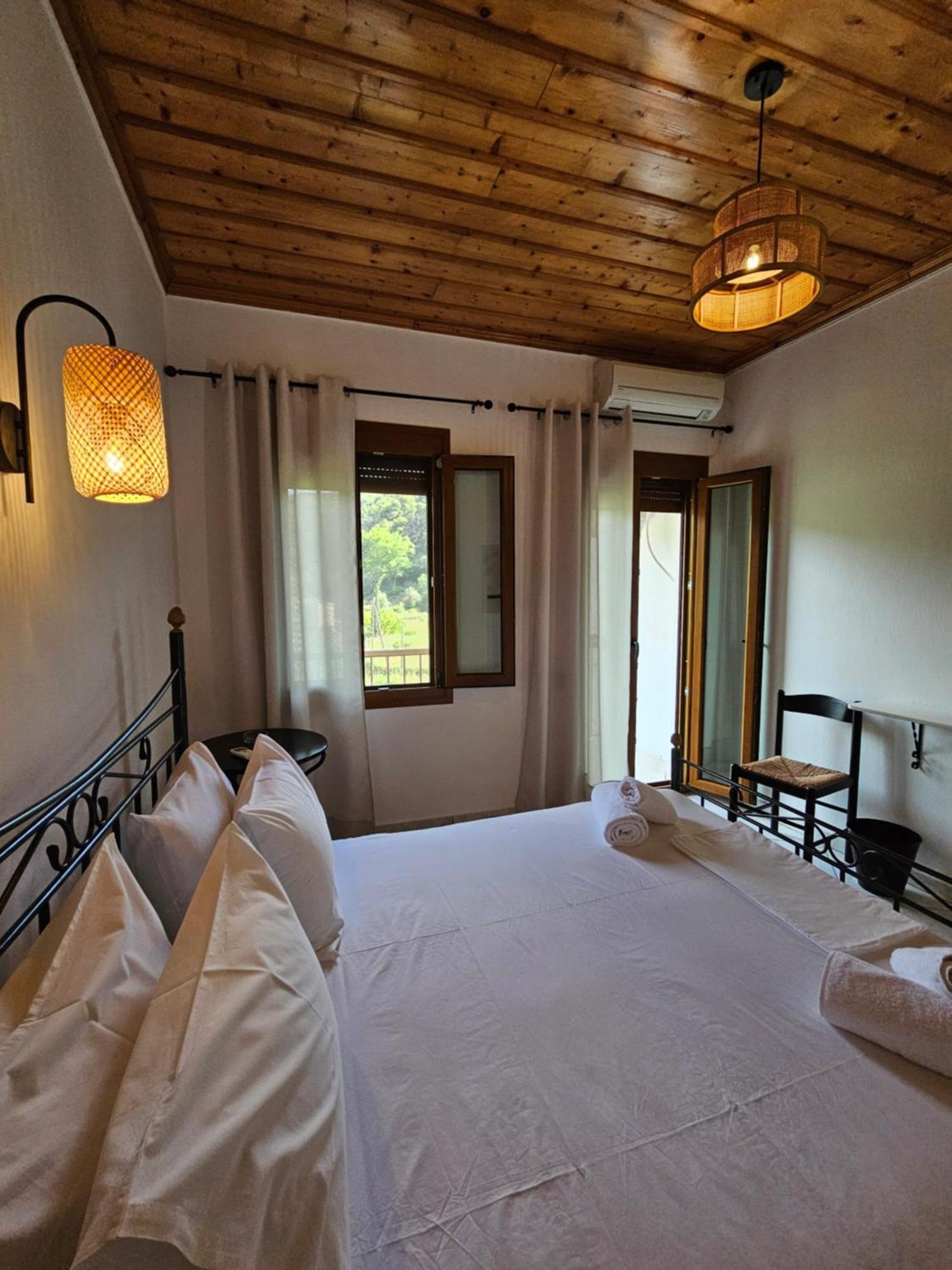 The Pine Trees Aparthotel Agnontas Exterior photo
